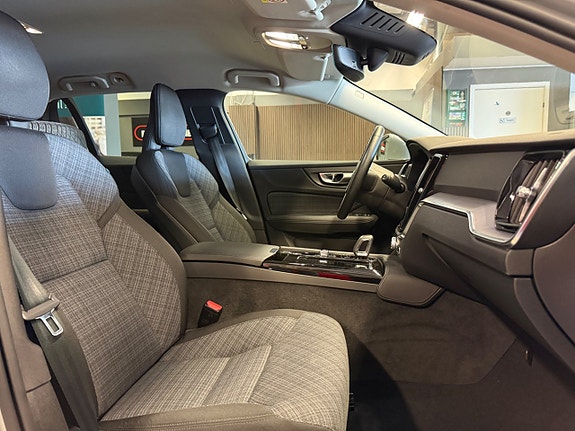 Volvo V60 22 of 27