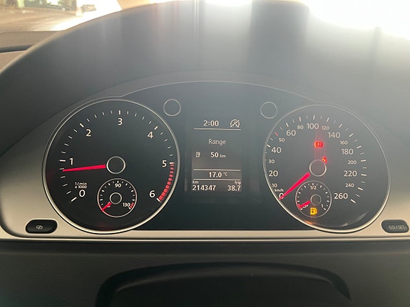 Volkswagen Passat 16 of 18