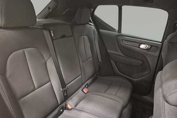 Volvo EX40 11 of 15