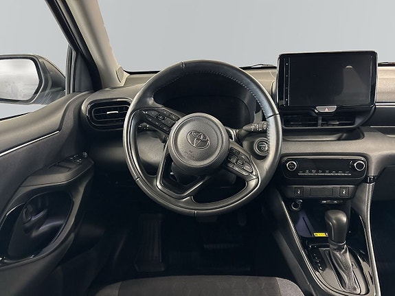 Toyota Yaris 9 of 17