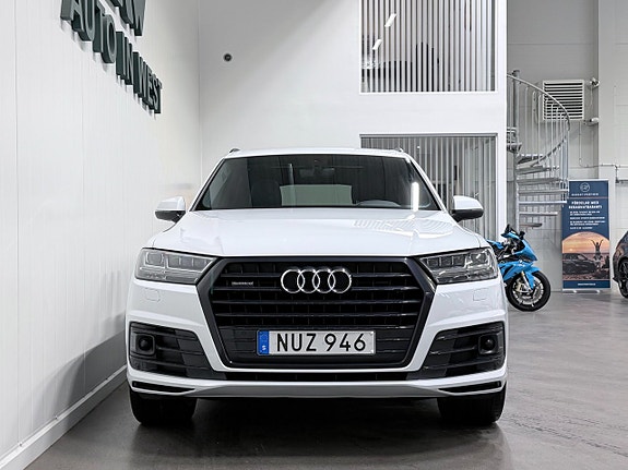 Audi Q7 25 of 25