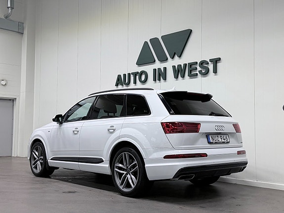 Audi Q7 4 of 25