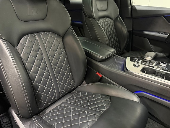Audi Q7 9 of 25