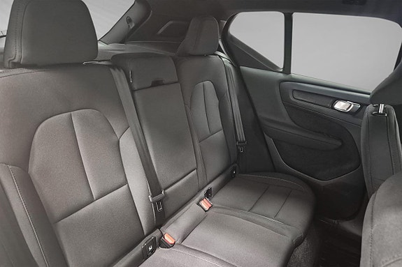 Volvo EX40 11 of 15