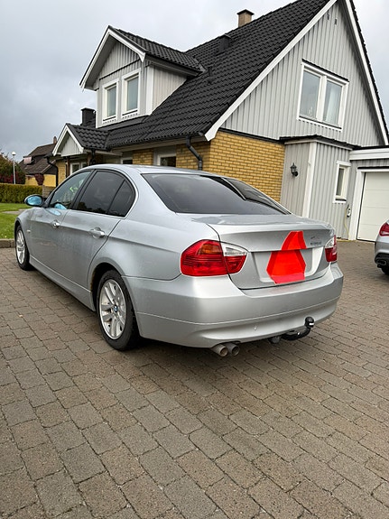 BMW 325i 2 of 8