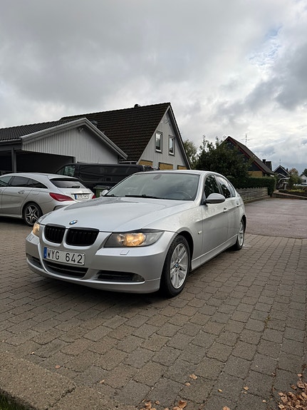 BMW 325i 3 of 8