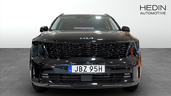 Kia Sorento 8 of 13