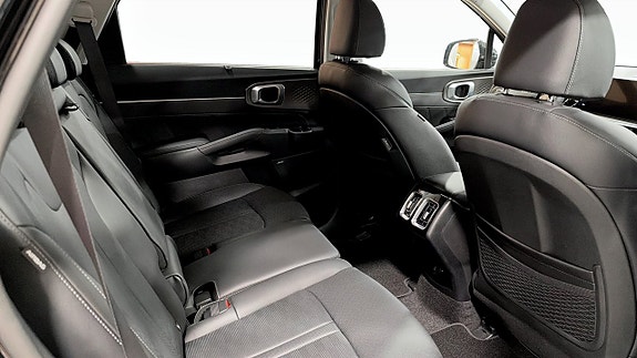 Kia Sorento 5 of 13