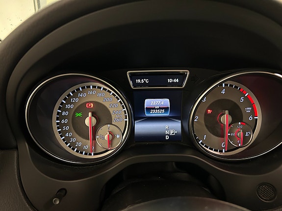 Mercedes-Benz GLA200 d 11 of 11