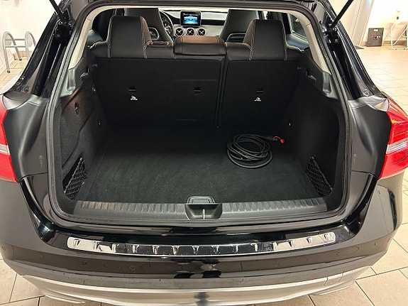 Mercedes-Benz GLA200 d 8 of 11
