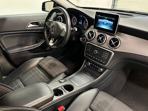 Mercedes-Benz GLA200 d 6 of 11