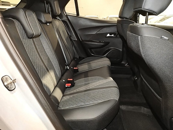 Peugeot 2008 24 of 27
