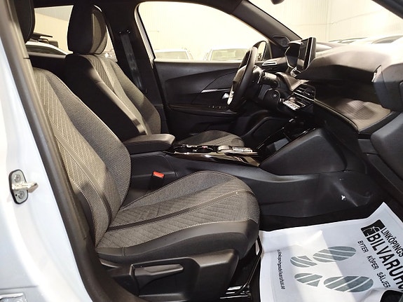 Peugeot 2008 21 of 27