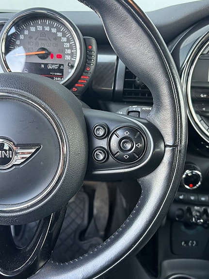 MINI Cooper 10 of 14