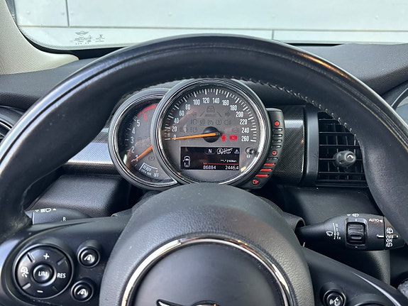 MINI Cooper 8 of 14
