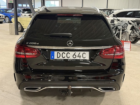 Mercedes-Benz C200 4 of 12