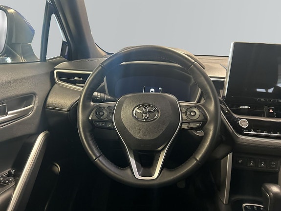 Toyota Corolla Cross 9 of 13