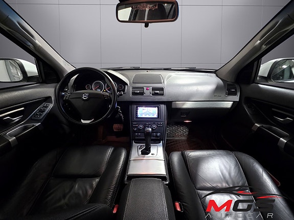 Volvo XC90 D4 Geartronic Momentum | 163 ch | BVA | 7 places | Cuir | Sièges chauffants | Caméra de recul | Attelage | Phares xénon