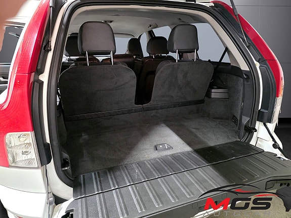Volvo XC90 D4 Geartronic Momentum | 163 ch | BVA | 7 places | Cuir | Sièges chauffants | Caméra de recul | Attelage | Phares xénon