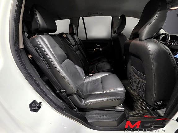 Volvo XC90 D4 Geartronic Momentum | 163 ch | BVA | 7 places | Cuir | Sièges chauffants | Caméra de recul | Attelage | Phares xénon
