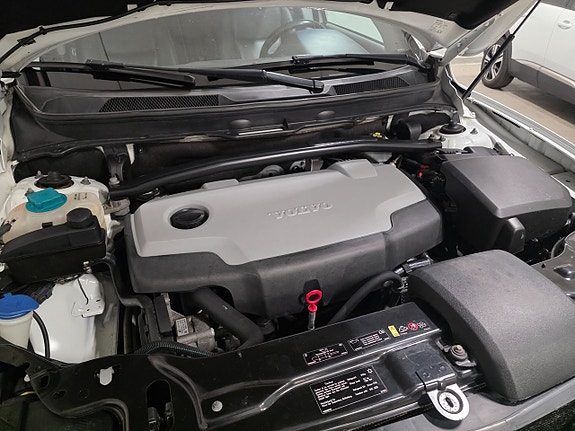 Volvo XC90 D4 Geartronic Momentum | 163 ch | BVA | 7 places | Cuir | Sièges chauffants | Caméra de recul | Attelage | Phares xénon