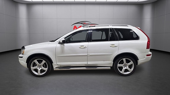 Volvo XC90 D4 Geartronic Momentum | 163 ch | BVA | 7 places | Cuir | Sièges chauffants | Caméra de recul | Attelage | Phares xénon
