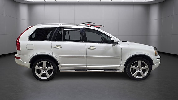 Volvo XC90 D4 Geartronic Momentum | 163 ch | BVA | 7 places | Cuir | Sièges chauffants | Caméra de recul | Attelage | Phares xénon