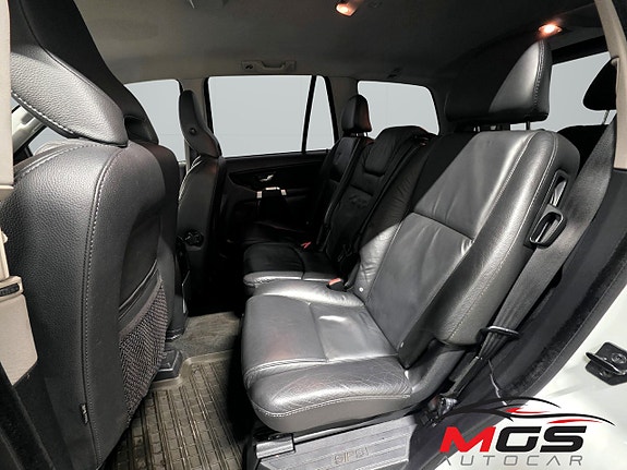 Volvo XC90 D4 Geartronic Momentum | 163 ch | BVA | 7 places | Cuir | Sièges chauffants | Caméra de recul | Attelage | Phares xénon