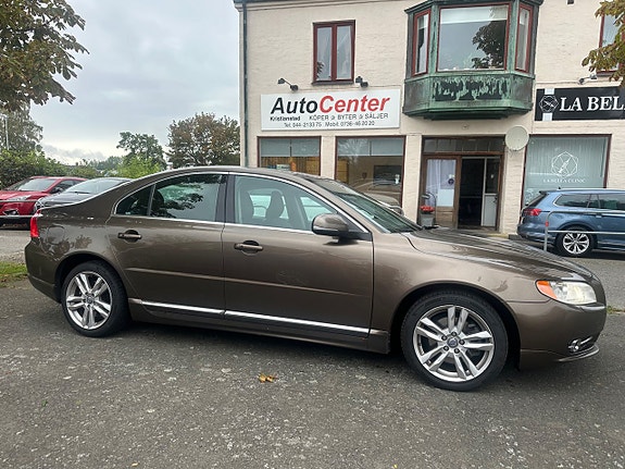 Volvo S80 2 of 14