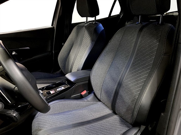 Peugeot 2008 5 of 19