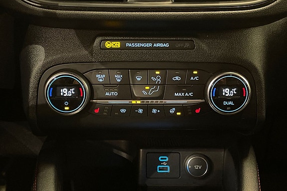 Ford Kuga 16 of 24
