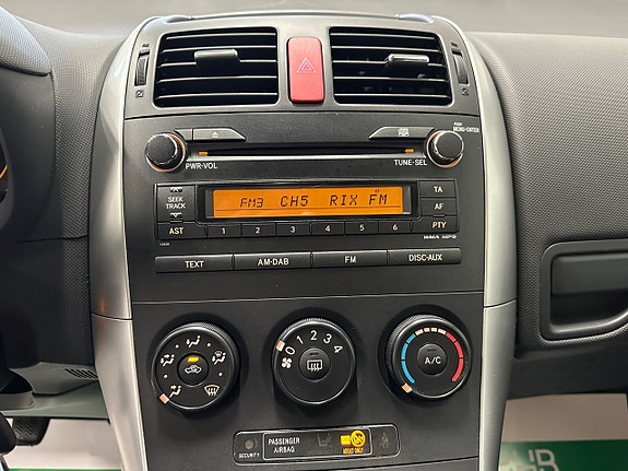 Toyota Auris 21 of 24