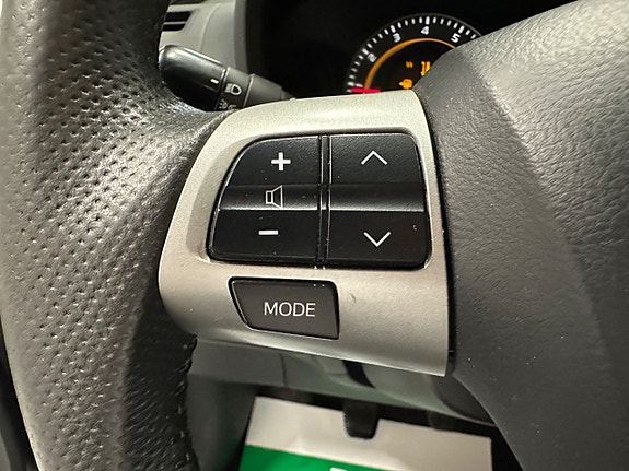 Toyota Auris 13 of 24