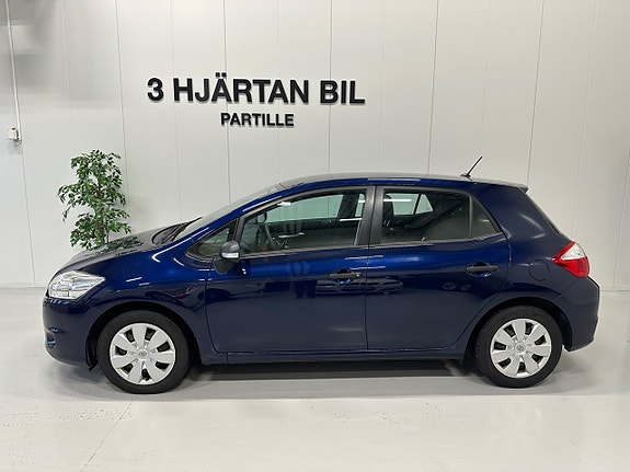Toyota Auris 2 of 24
