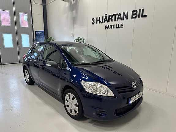 Toyota Auris 6 of 24