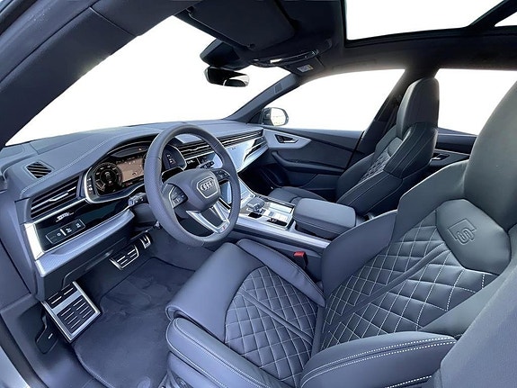 Audi Q8 10 of 19
