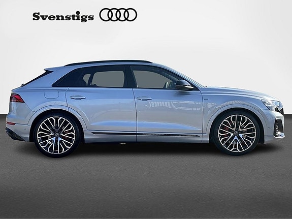 Audi Q8 3 of 19