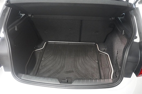 BMW 118i 5 of 14