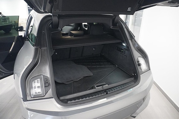 BMW iX 9 of 21