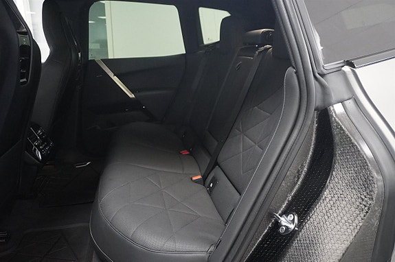 BMW iX 8 of 21