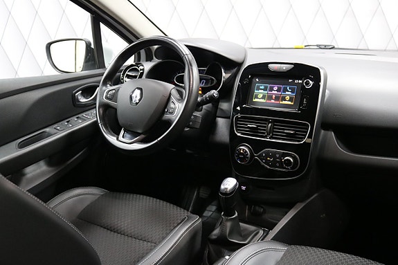 Renault Clio 18 of 21