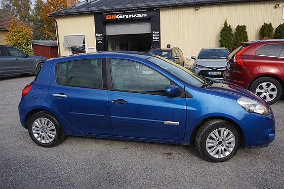 Renault Clio 2 of 5