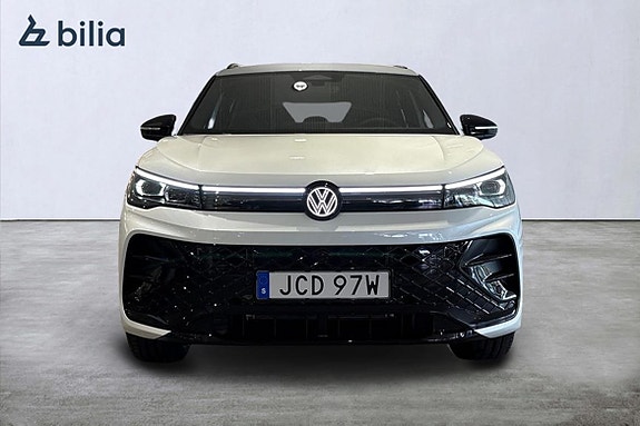 Volkswagen Tiguan 2 of 26