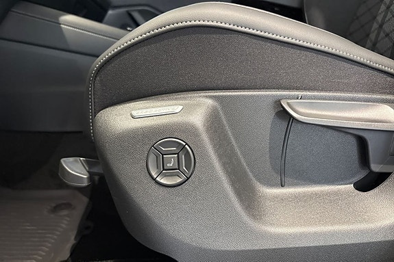 Volkswagen Tiguan 19 of 26