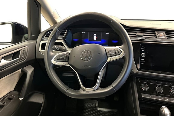 Volkswagen Touran 8 of 16