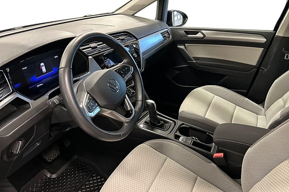Volkswagen Touran 5 of 16