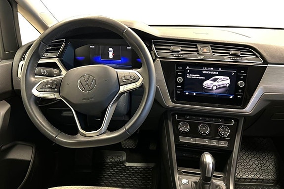 Volkswagen Touran 7 of 16