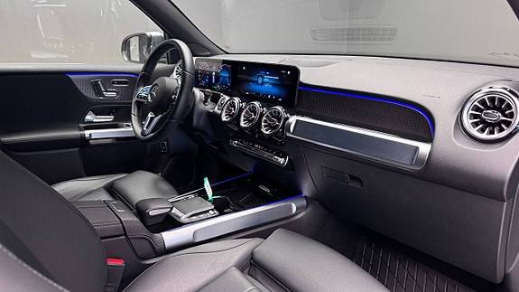Mercedes-Benz EQB300 8 of 23