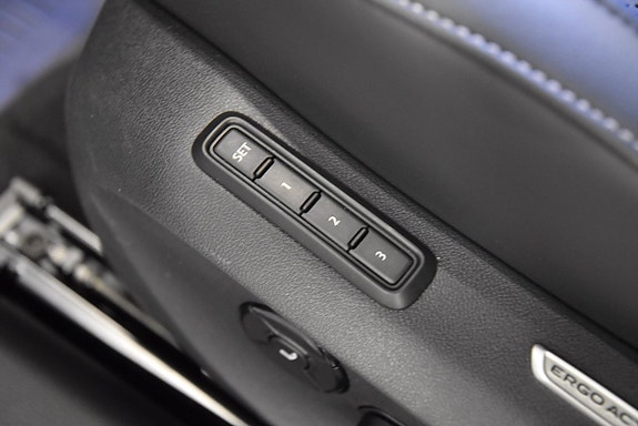 Volkswagen Passat 25 of 28