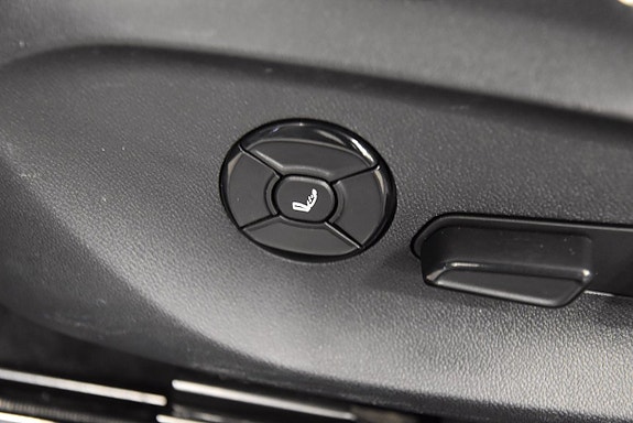 Volkswagen Passat 24 of 28